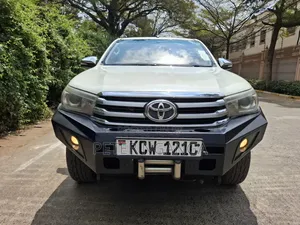 Toyota Hilux 2016 Off white