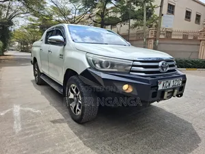 Toyota Hilux 2016 Off white