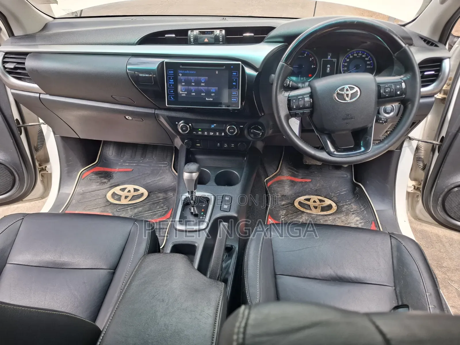 Toyota Hilux 2016 Off white