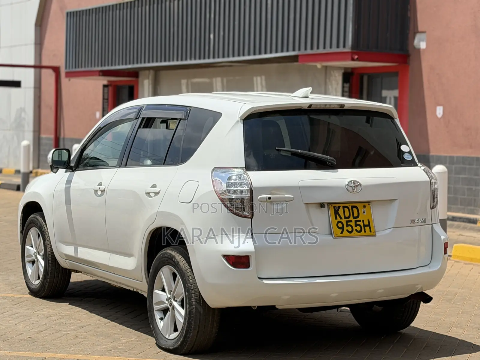 Toyota RAV4 LE 4dr SUV (2.5L 4cyl 6A) 2014 White