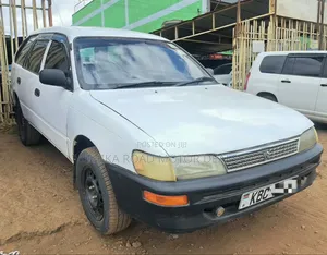 Toyota Corolla 2001 White