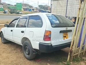 Toyota Corolla 2001 White