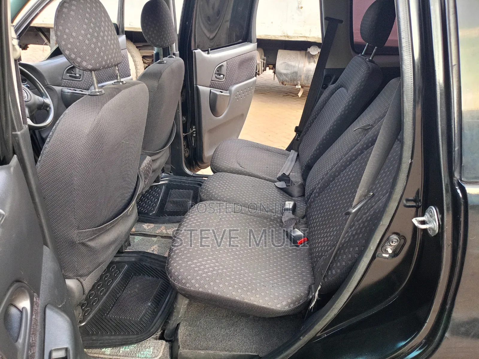 Toyota Fun Cargo 2004 Black