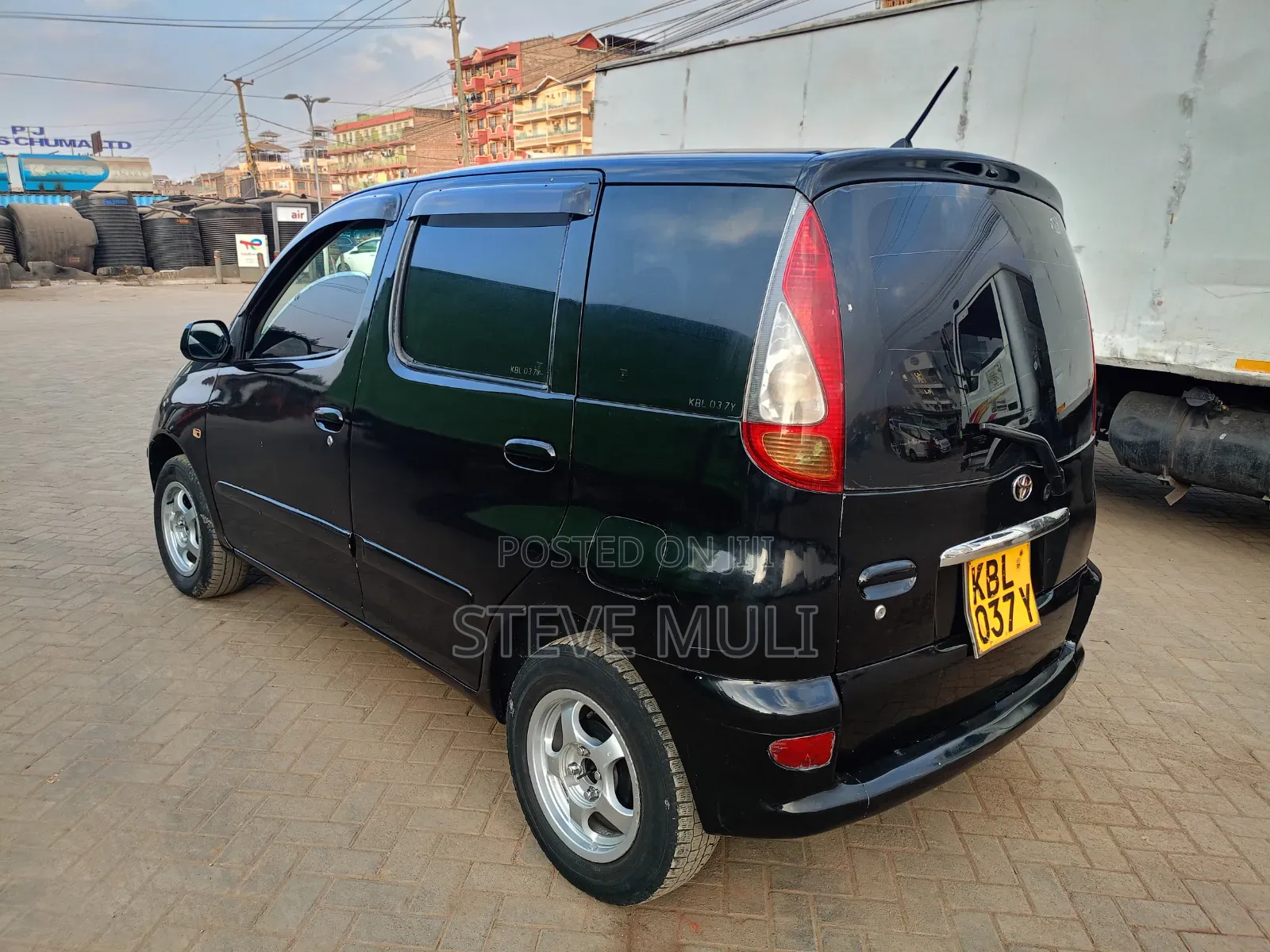 Toyota Fun Cargo 2004 Black