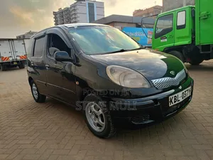 Toyota Fun Cargo 2004 Black