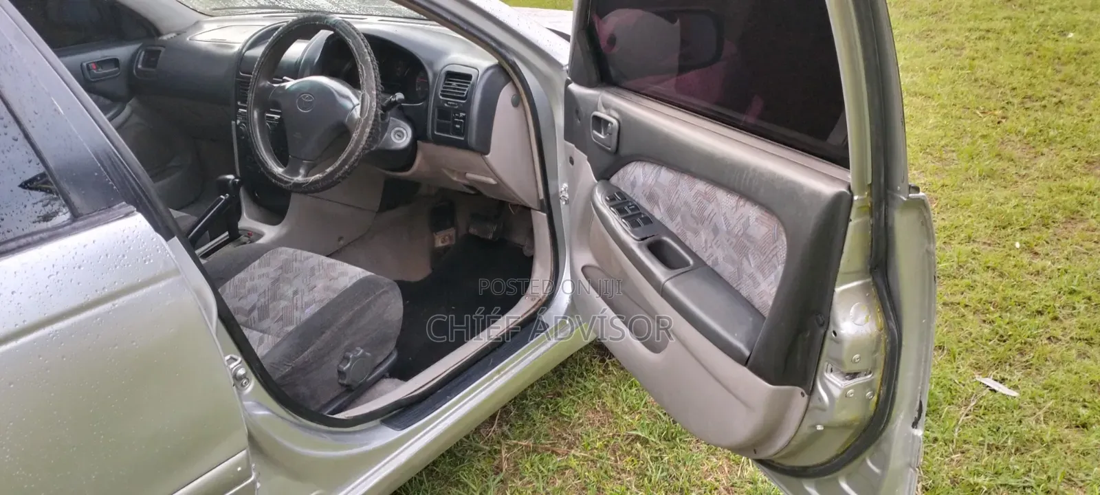 Toyota Car.Caldina
5 Seater 
Station Wagon.