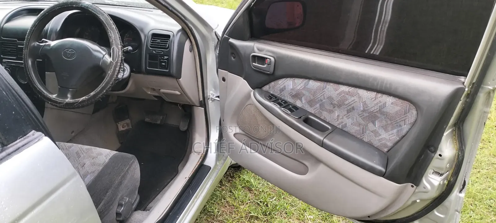 Toyota Car.Caldina
5 Seater 
Station Wagon.
