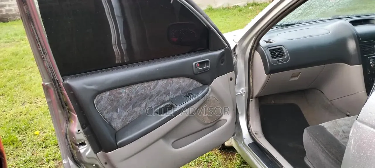 Toyota Car.Caldina
5 Seater 
Station Wagon.