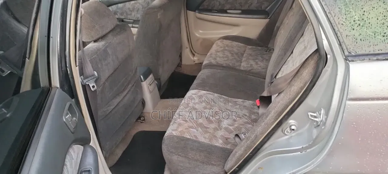 Toyota Car.Caldina
5 Seater 
Station Wagon.