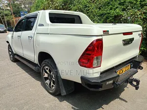 Toyota Hilux 2016 White