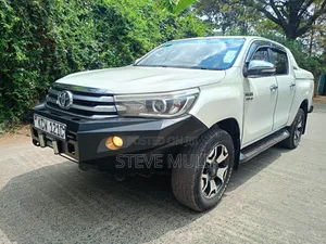 Toyota Hilux 2016 White