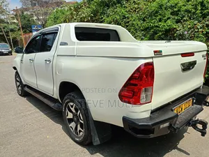 Toyota Hilux 2016 White