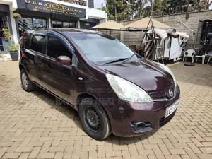 Nissan Note 2011 Maroon