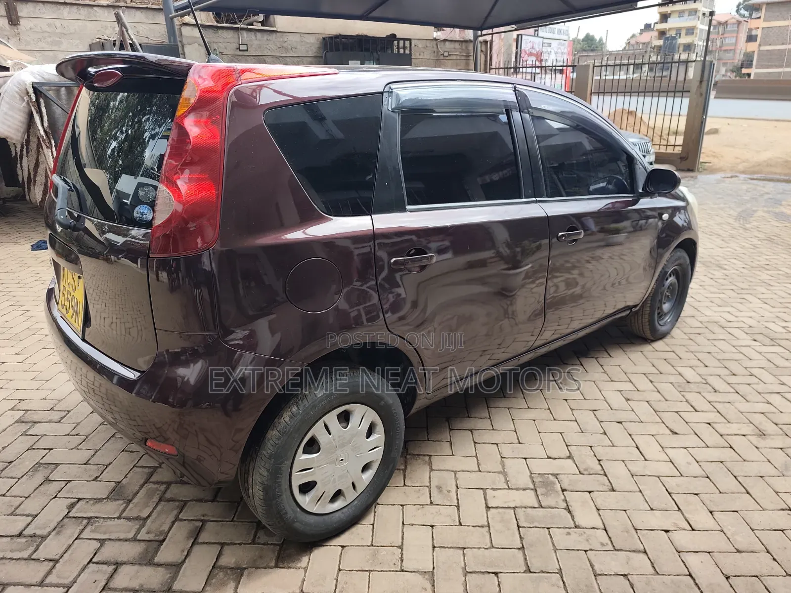 Nissan Note 2011 Maroon