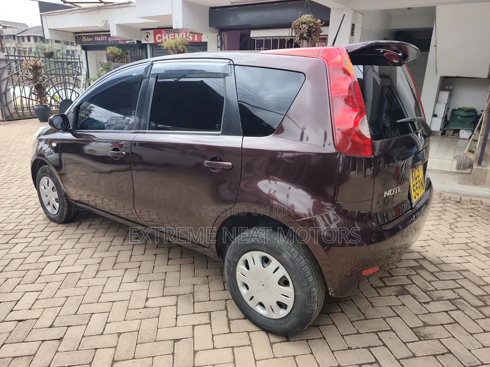 Nissan Note 2011 Maroon