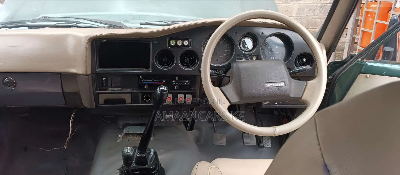 Toyota Land Cruiser 1990 Green
