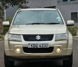Suzuki Escudo 2008 Gold