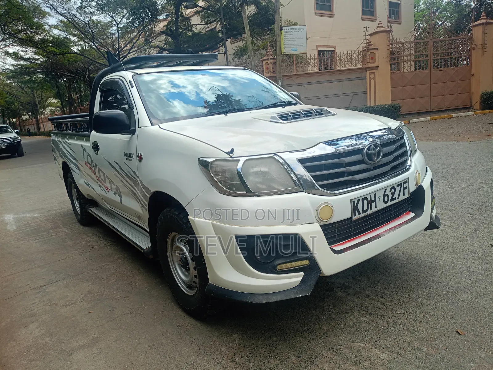 Toyota Hilux 2015 White