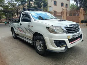 Toyota Hilux 2015 White