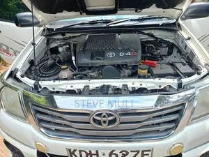 Toyota Hilux 2015 White