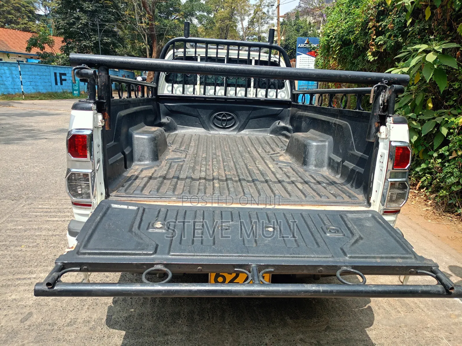 Toyota Hilux 2015 White