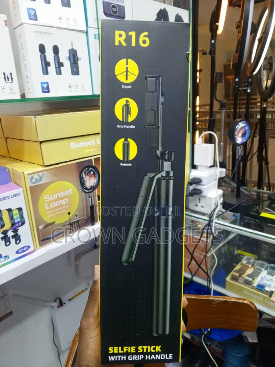 R16 3-in-1 Selfie Stick Tripod With 360° Rotating Phone Mount
