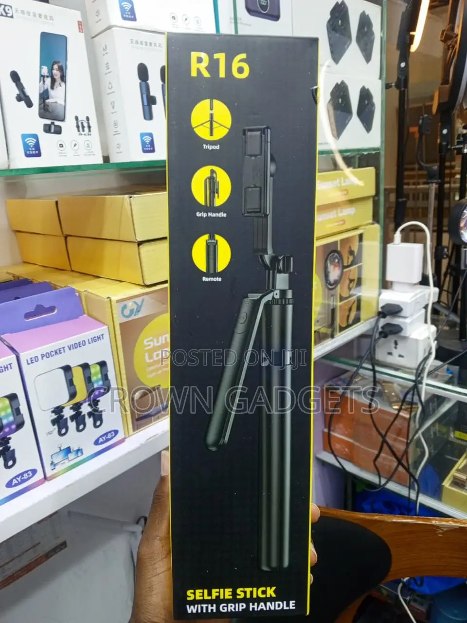 R16 3-in-1 Selfie Stick Tripod With 360° Rotating Phone Mount
