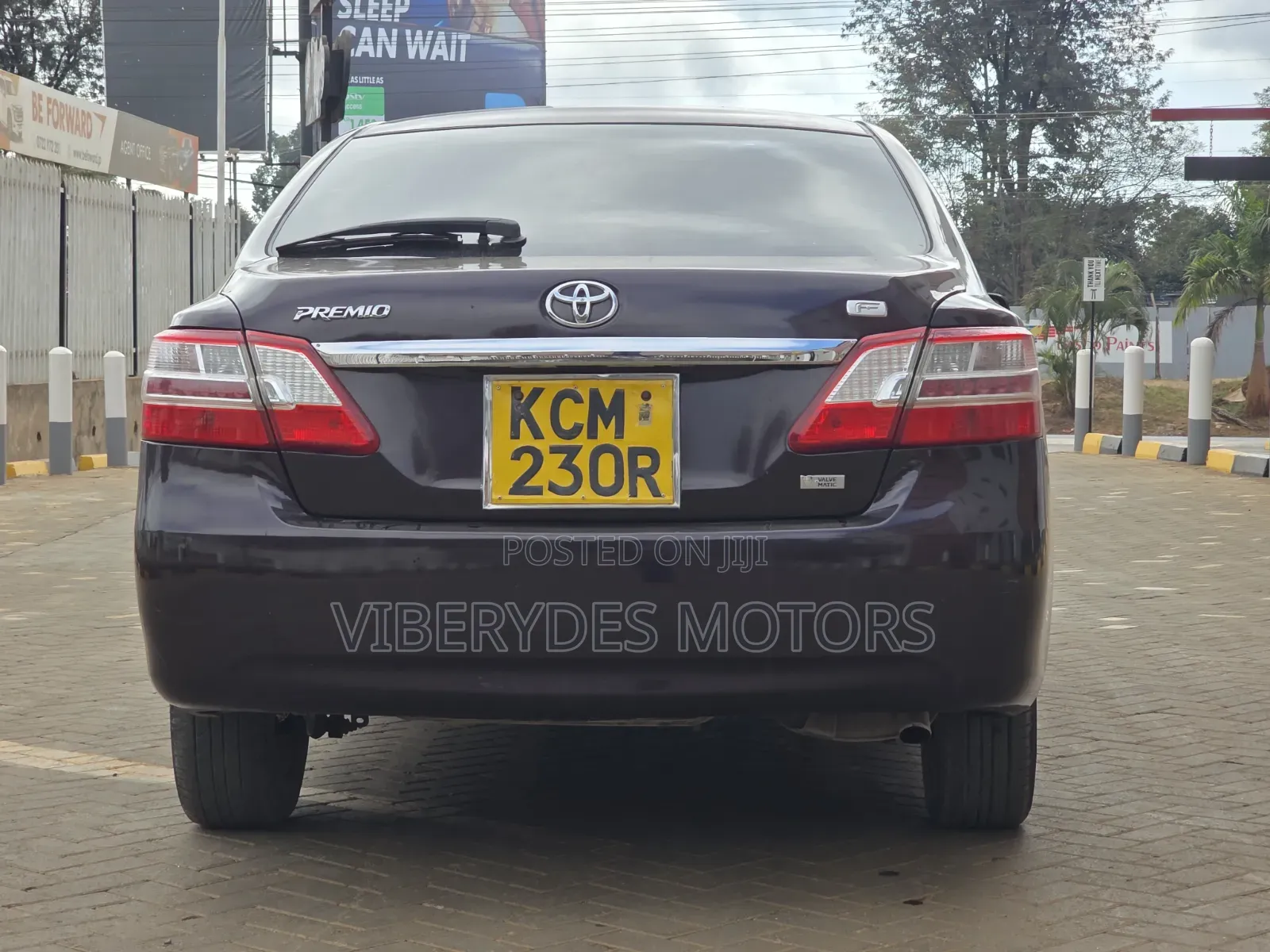 Toyota Premio 2011 Maroon