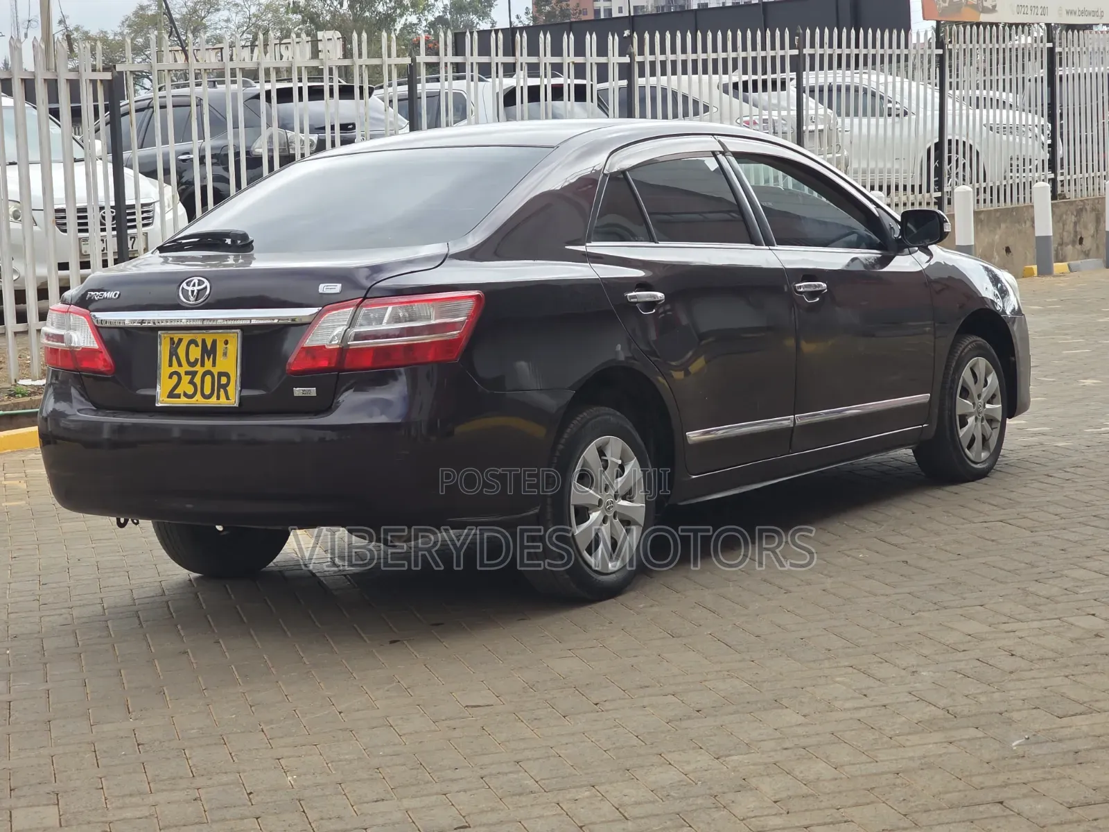 Toyota Premio 2011 Maroon