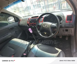 Toyota Hilux 2015 Gray
