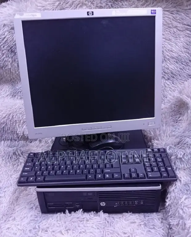 Desktop Computer HP EliteDesk 800 G3 4GB Intel Core i5 HDD 500GB