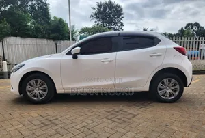 Mazda Demio 2016 Pearl
