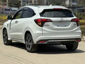 Honda Vezel 1.5 Hybrid 2WD 2019 Pearl