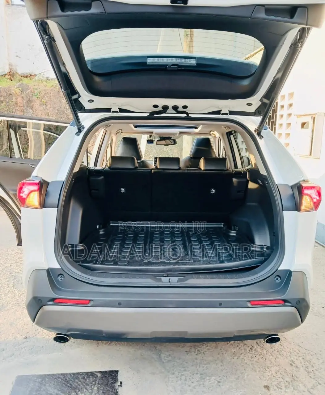 Toyota RAV4 Adventure 2019 White
