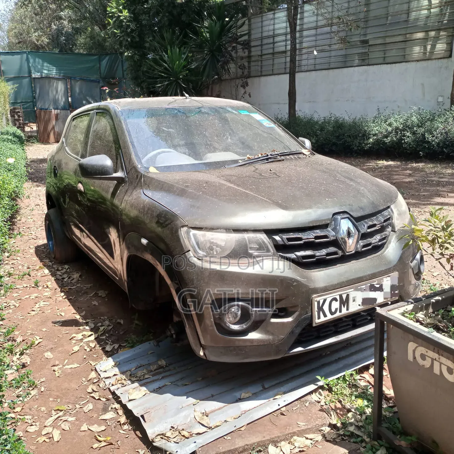 Renault 10 2012 Black