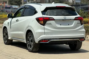 Honda Vezel 2019 White