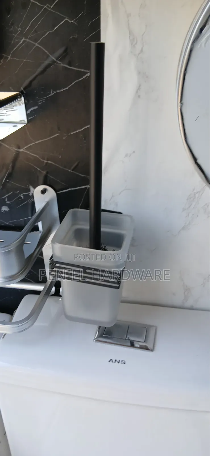 Brush Toilet Black