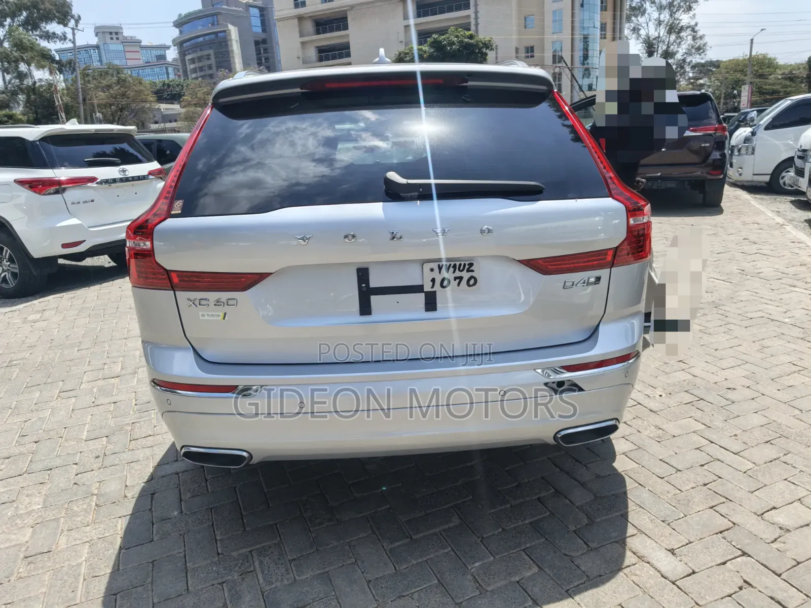 Volvo XC60 2019 Silver