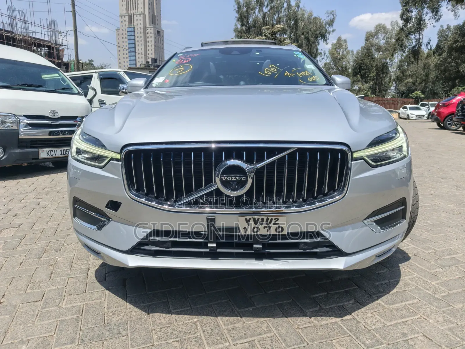Volvo XC60 2019 Silver