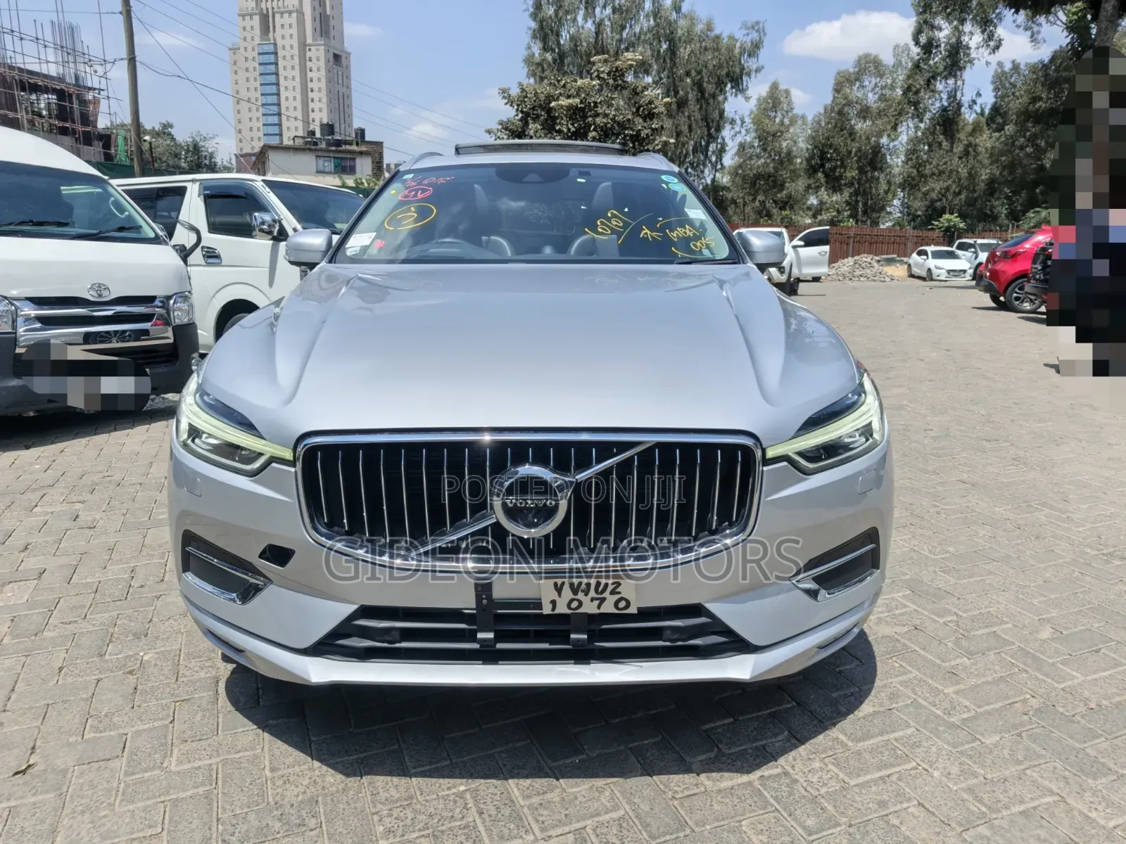 Volvo XC60 2019 Silver