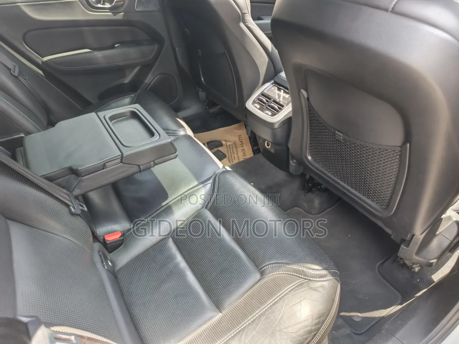 Volvo XC60 2019 Silver