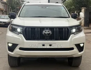 Toyota Land Cruiser Prado 2.7 2022 White