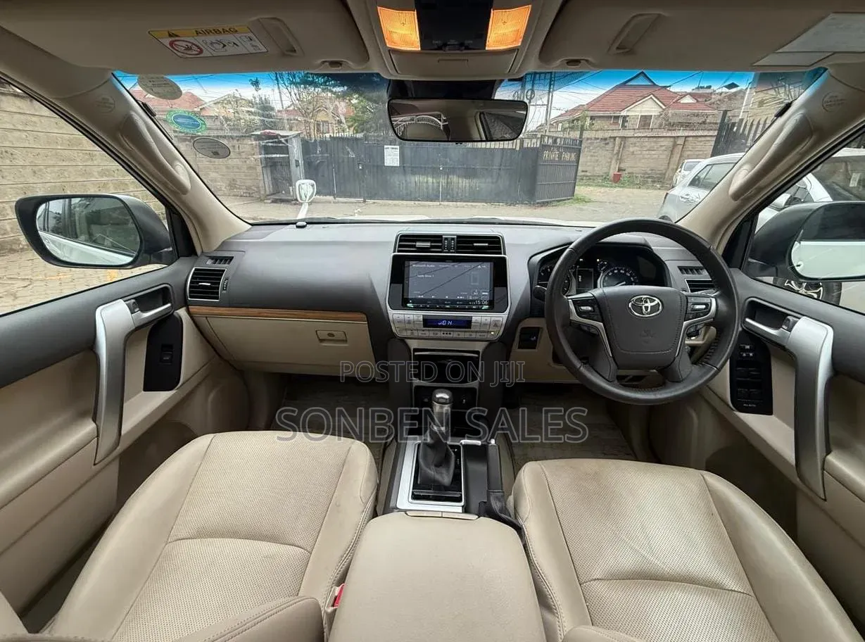 Toyota Land Cruiser Prado 2.7 2022 White