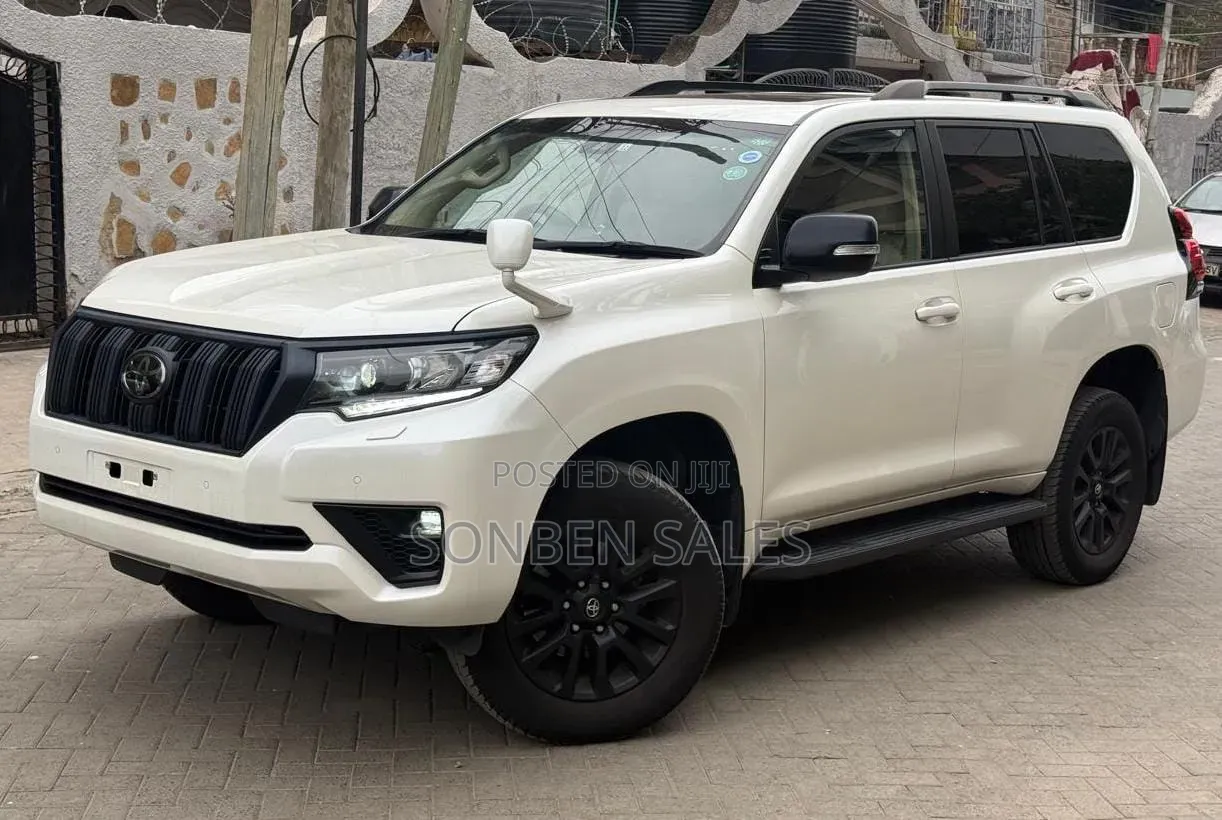 Toyota Land Cruiser Prado 2.7 2022 White