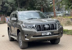 Toyota Land Cruiser Prado 2015 Green