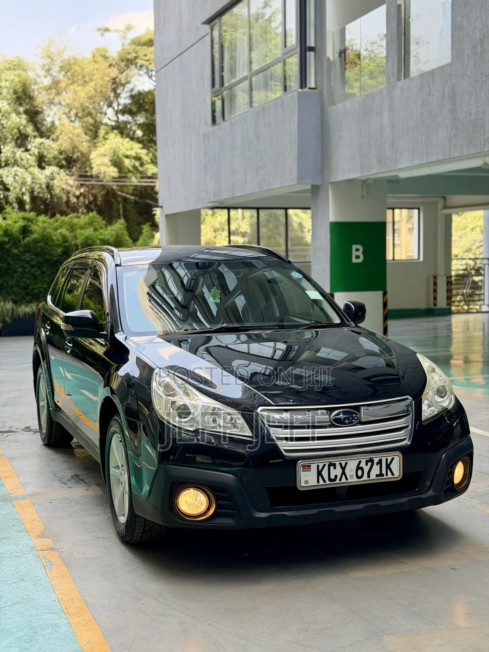 Subaru Outback 2.5i Premium 2013 Black
