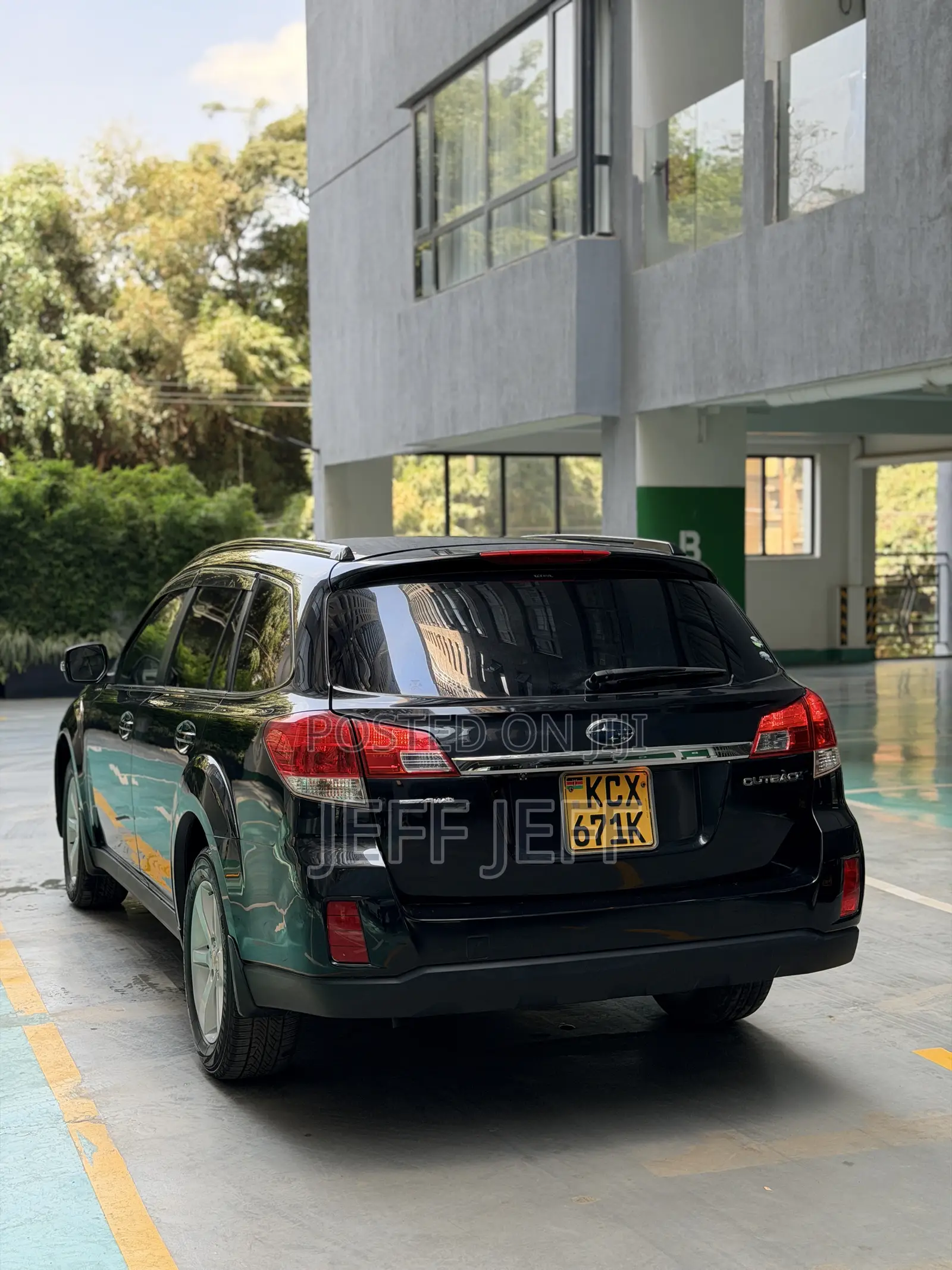 Subaru Outback 2.5i Premium 2013 Black