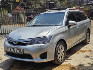 Toyota Corolla Fielder 2014 Silver