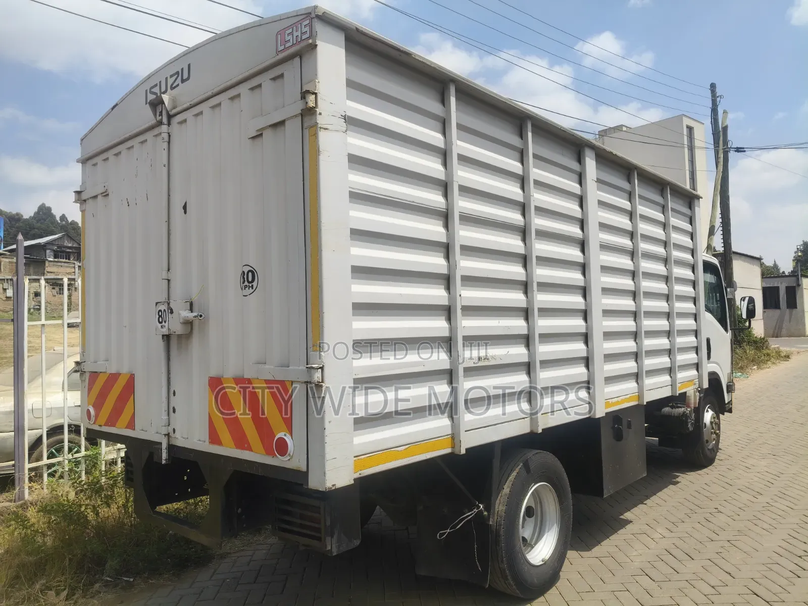 Isuzu NPR 2022
