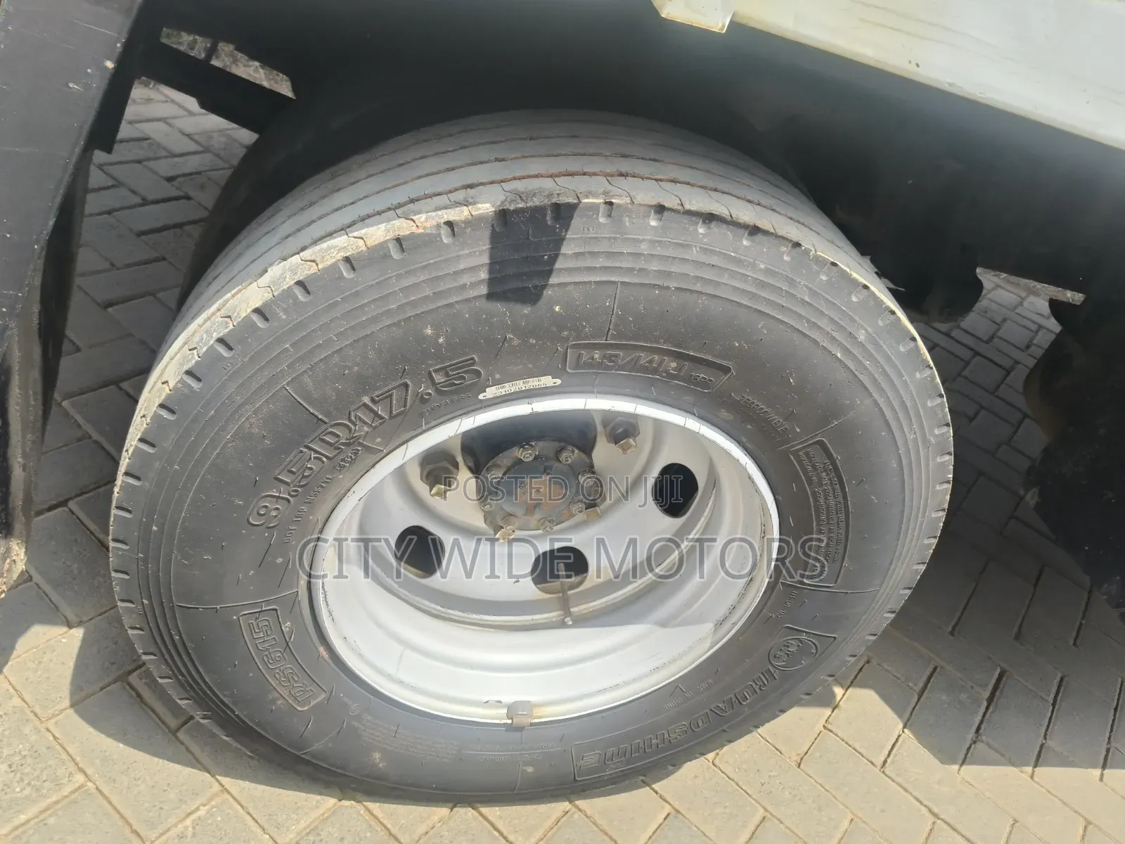 Isuzu NPR 2022